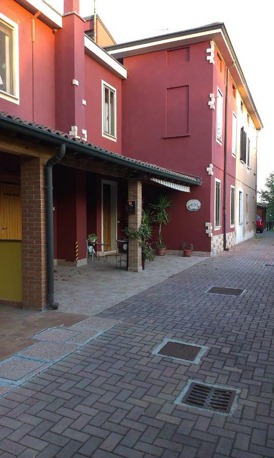 Bed and Breakfast Al 54 Сан-Джорджо-ди-Мантова Экстерьер фото